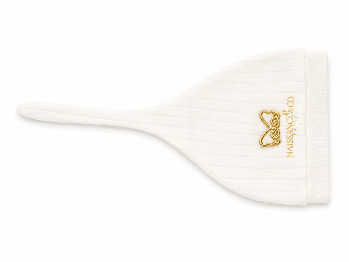 Bonnet bébé papillon brodé doré — Naissance & Co Paris